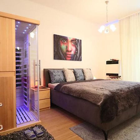 Apartment Relax Strasnice: With Private Infra-Sauna ! Prague Exterior photo