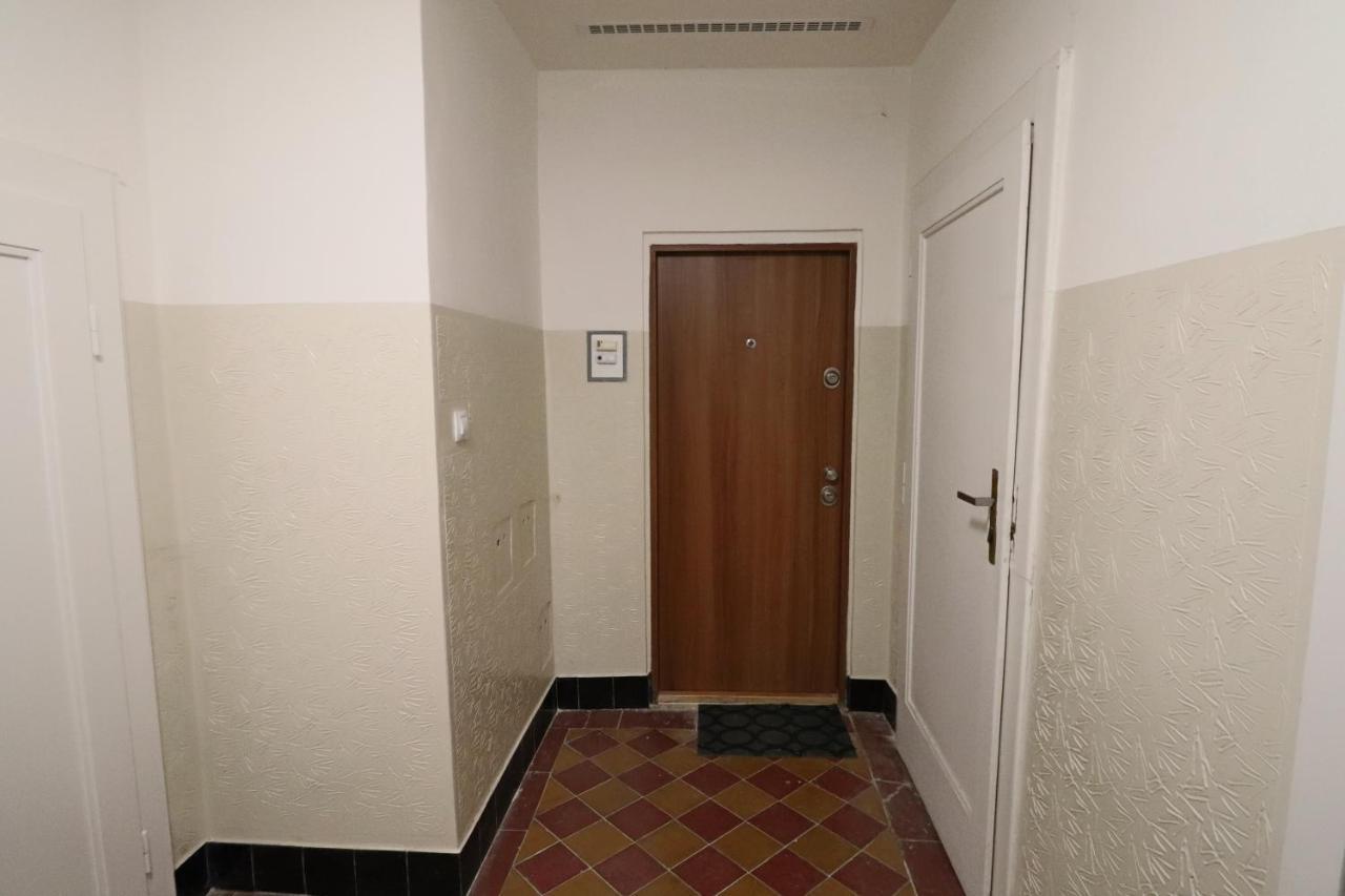 Apartment Relax Strasnice: With Private Infra-Sauna ! Prague Exterior photo